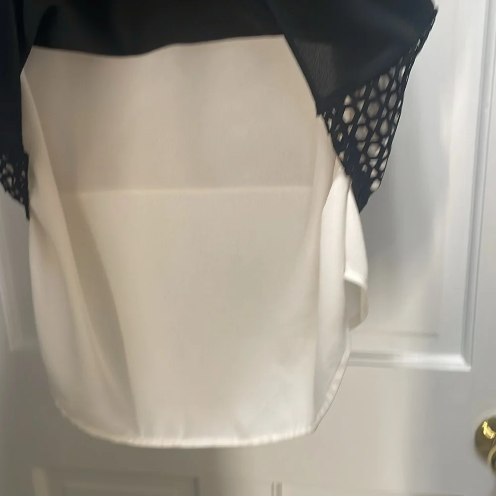 Dressbarn black and white layered sleeveless top - Picture 7 of 13